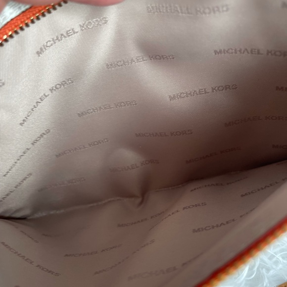 Micheal Kors Logo Travel Wristlet Large - Picture 6 of 7